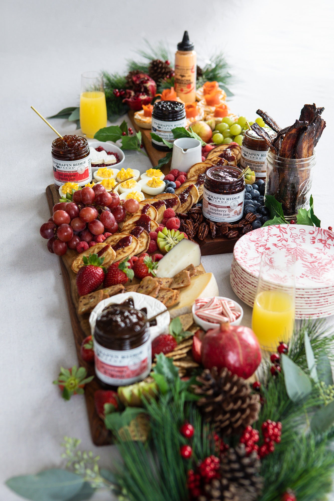 How to Make a Christmas Breakfast Board